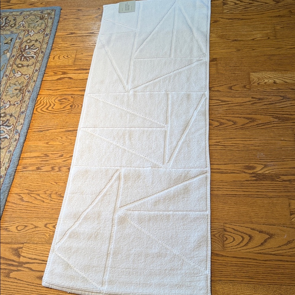 West Elm Triangle Sculpted Bath Mat